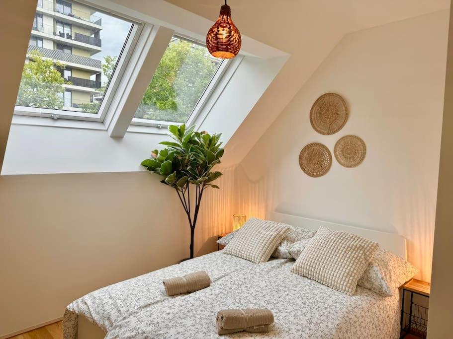 Rooftop With Balcony & Free Parking Vienne